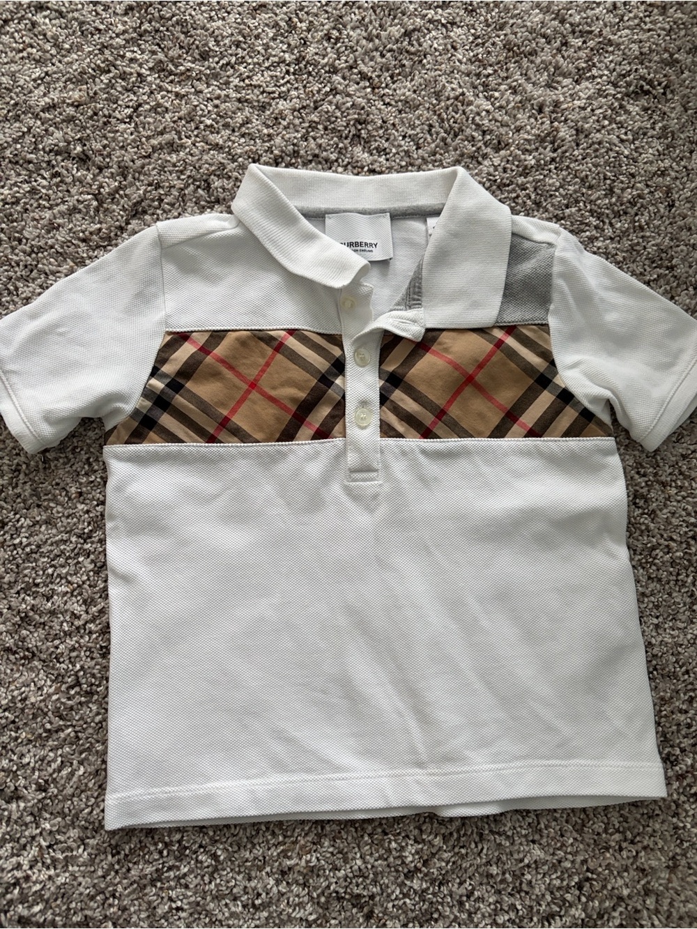 Burberry London Mini Jeff Polo
White Plaid Checker Shirt Toddler
Boys Size 2Y